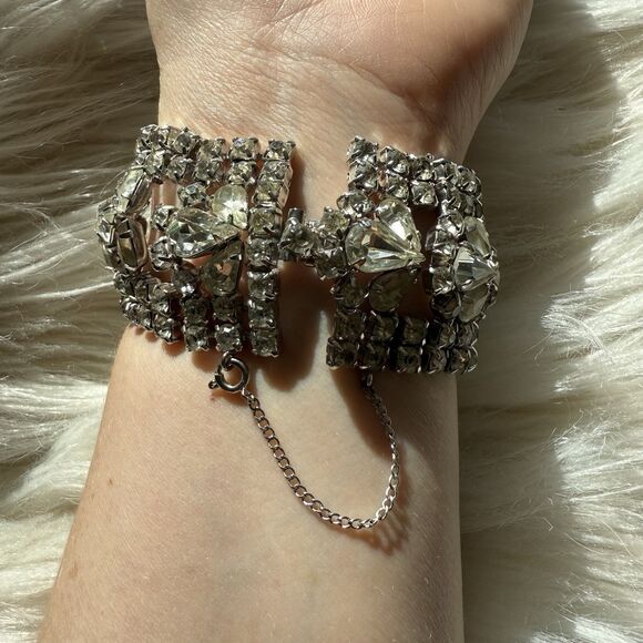 Vintage Kramer Wide Bracelet 7" Clear Pear Rhinestone Cluster Wedding Formal - Picture 9 of 10